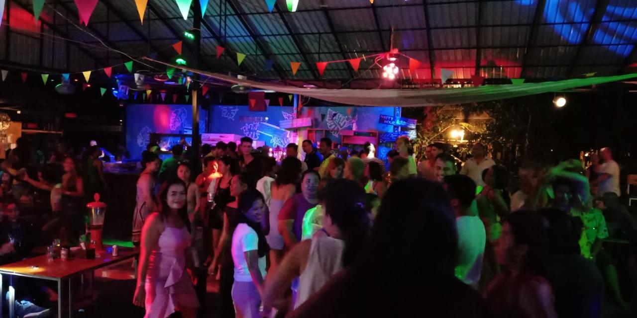 Banyan Tree Hostel Kâmpôt Zewnętrze zdjęcie