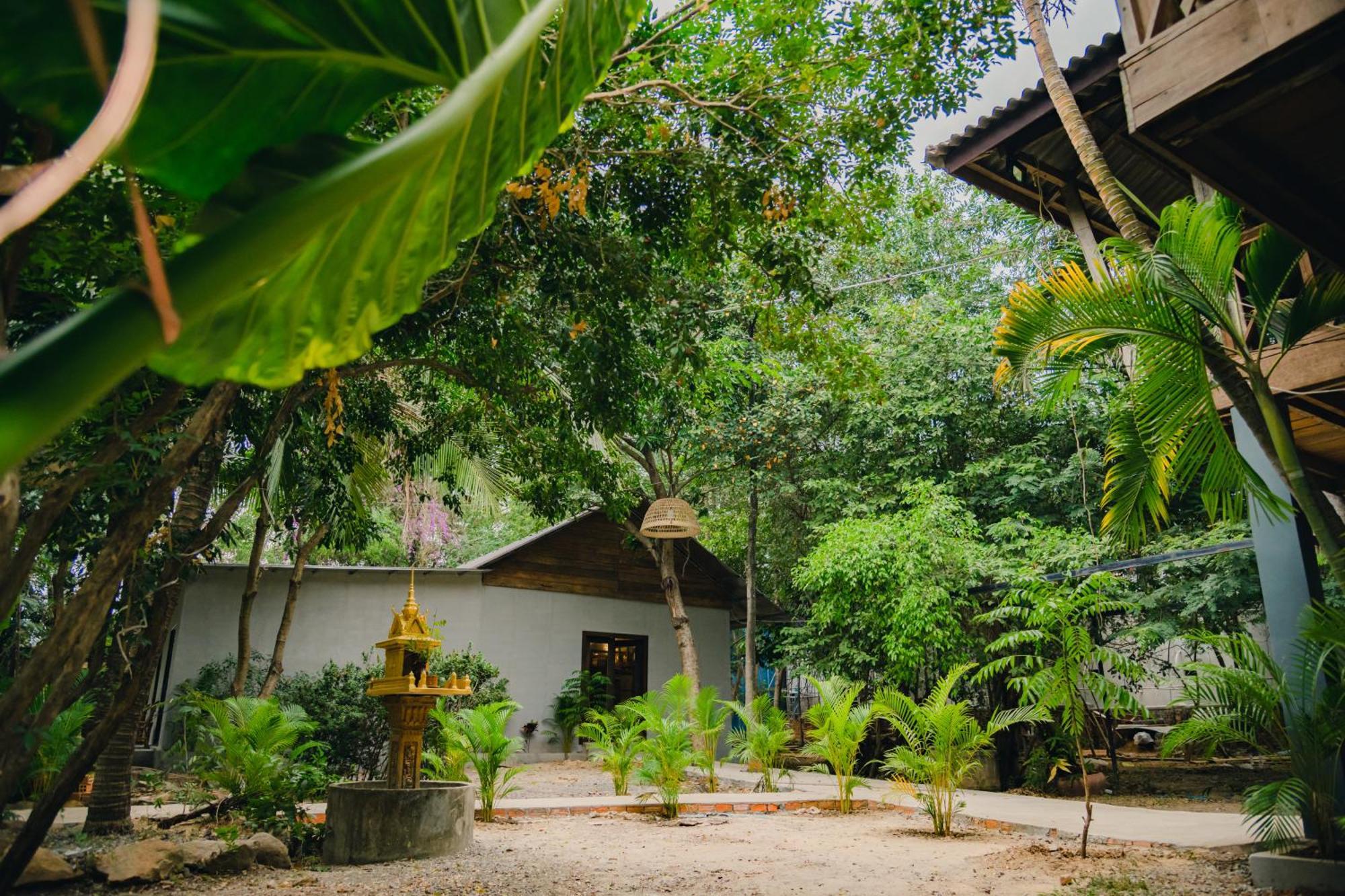 Banyan Tree Hostel Kâmpôt Zewnętrze zdjęcie