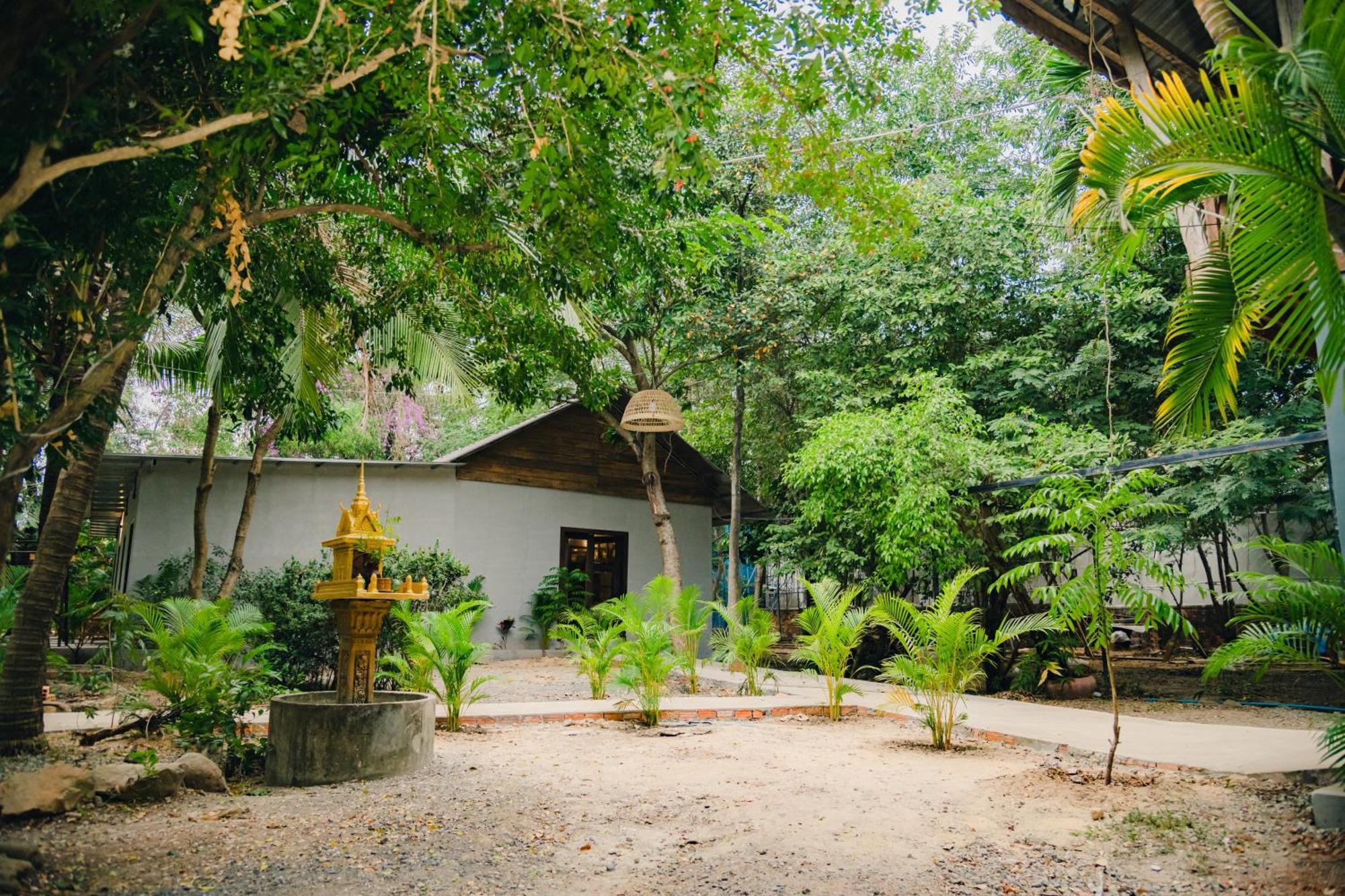 Banyan Tree Hostel Kâmpôt Zewnętrze zdjęcie