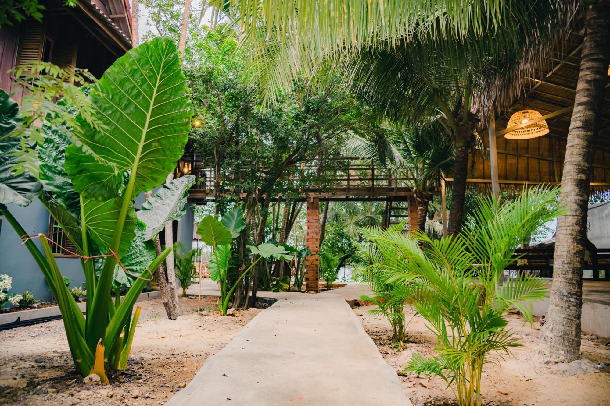 Banyan Tree Hostel Kâmpôt Zewnętrze zdjęcie