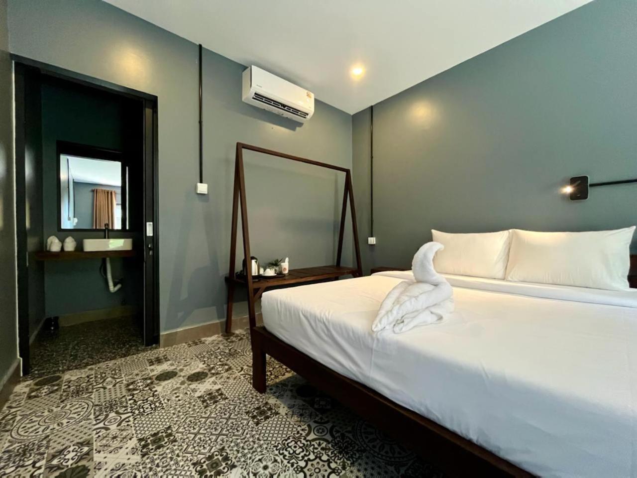 Banyan Tree Hostel Kâmpôt Zewnętrze zdjęcie