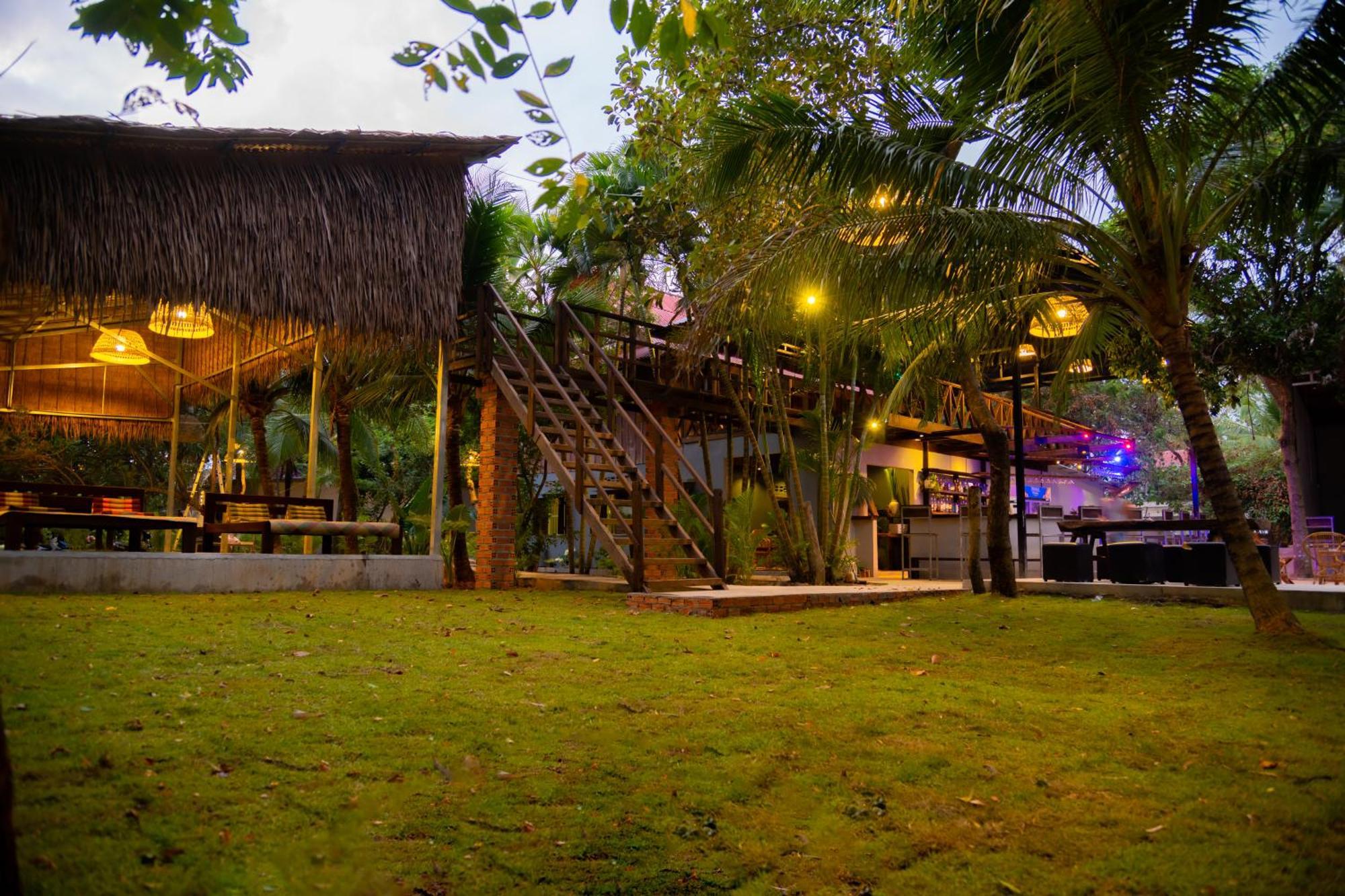 Banyan Tree Hostel Kâmpôt Zewnętrze zdjęcie