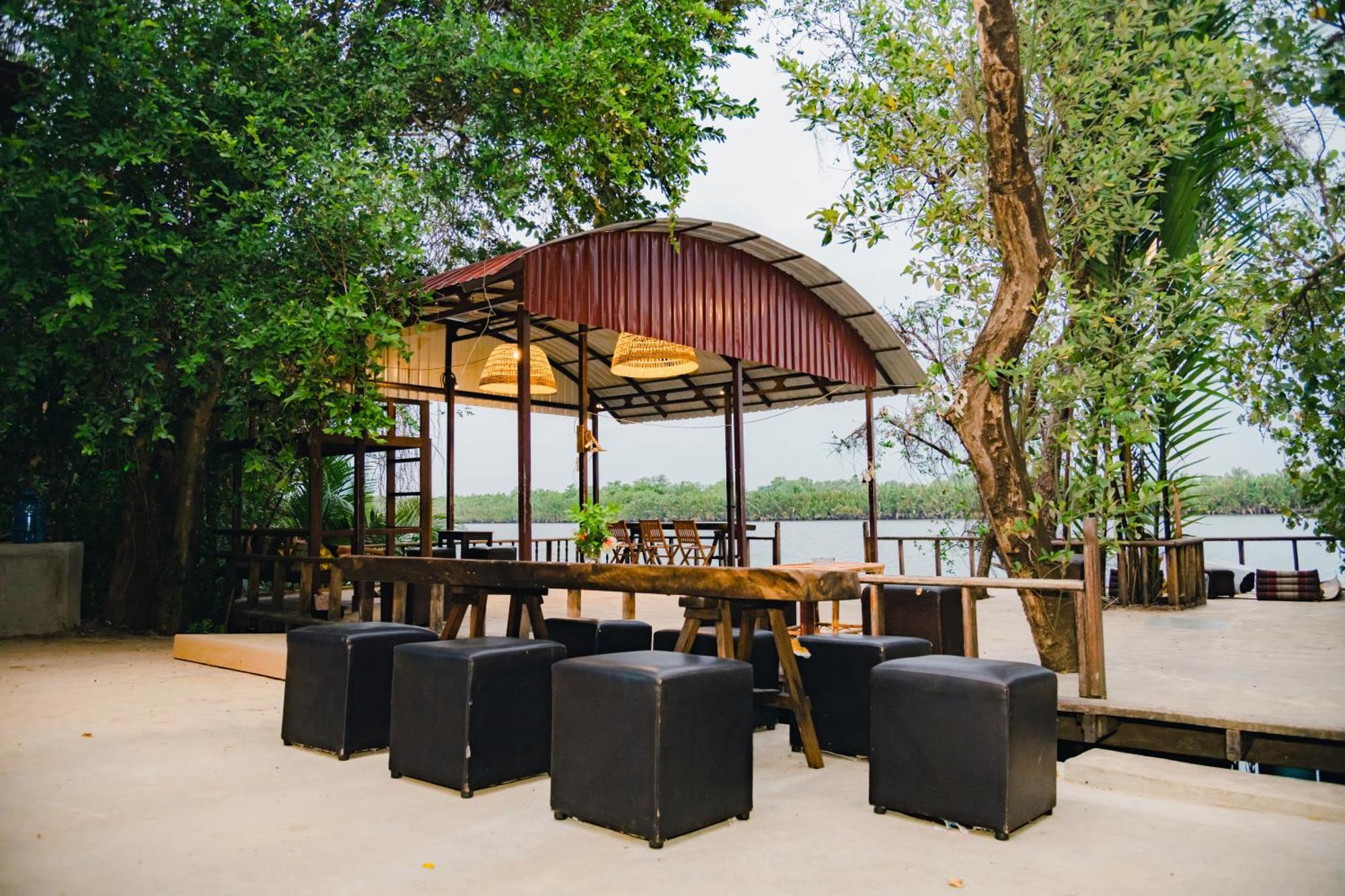 Banyan Tree Hostel Kâmpôt Zewnętrze zdjęcie