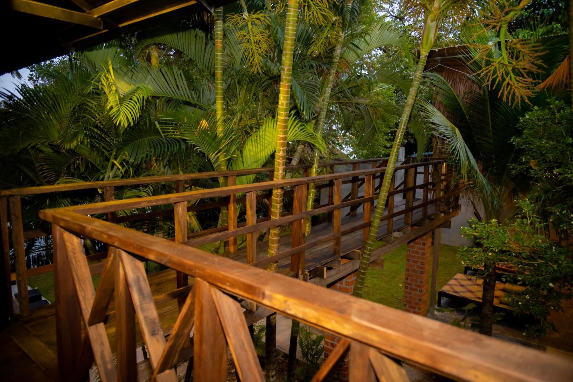 Banyan Tree Hostel Kâmpôt Zewnętrze zdjęcie