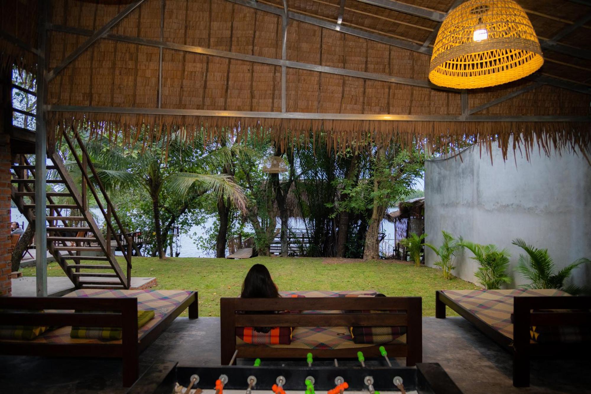 Banyan Tree Hostel Kâmpôt Zewnętrze zdjęcie