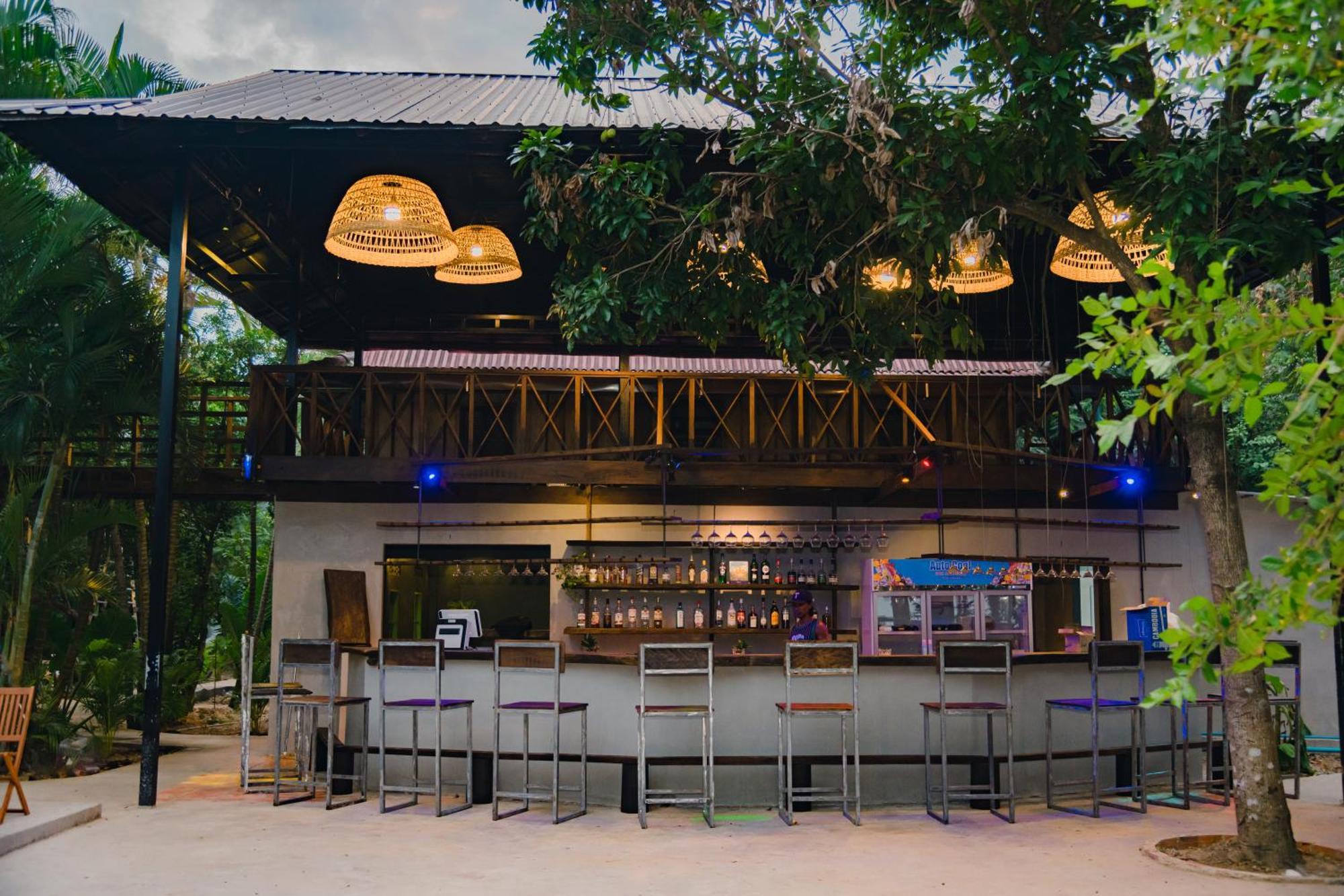 Banyan Tree Hostel Kâmpôt Zewnętrze zdjęcie
