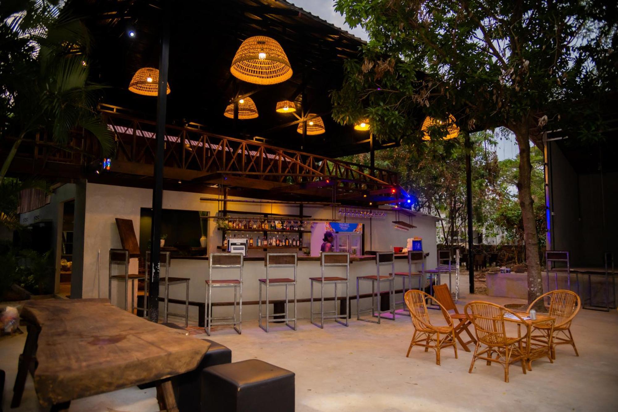 Banyan Tree Hostel Kâmpôt Zewnętrze zdjęcie