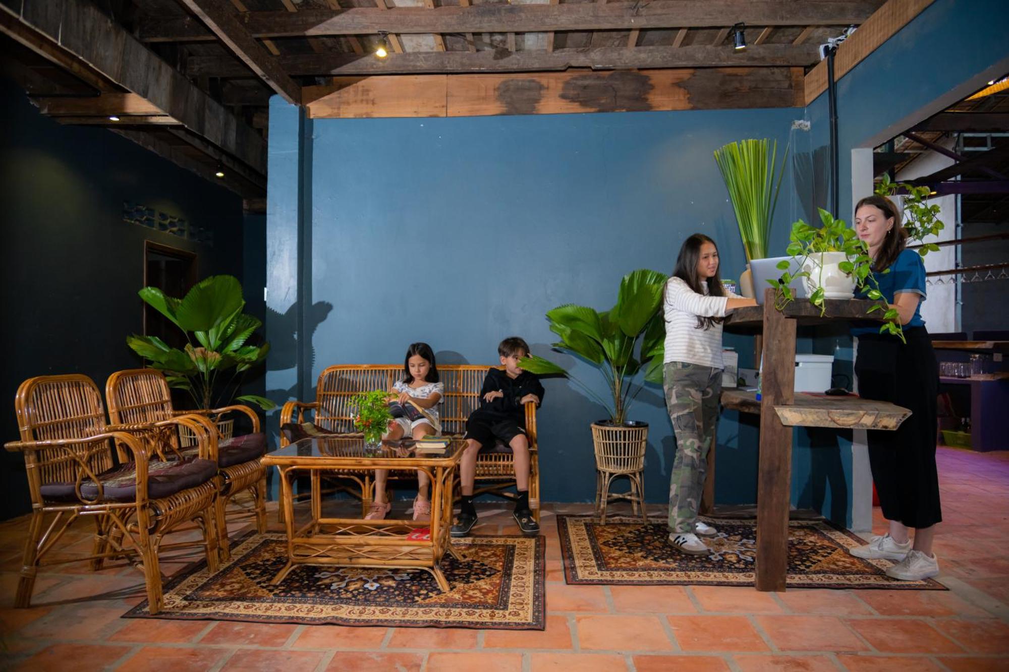 Banyan Tree Hostel Kâmpôt Zewnętrze zdjęcie
