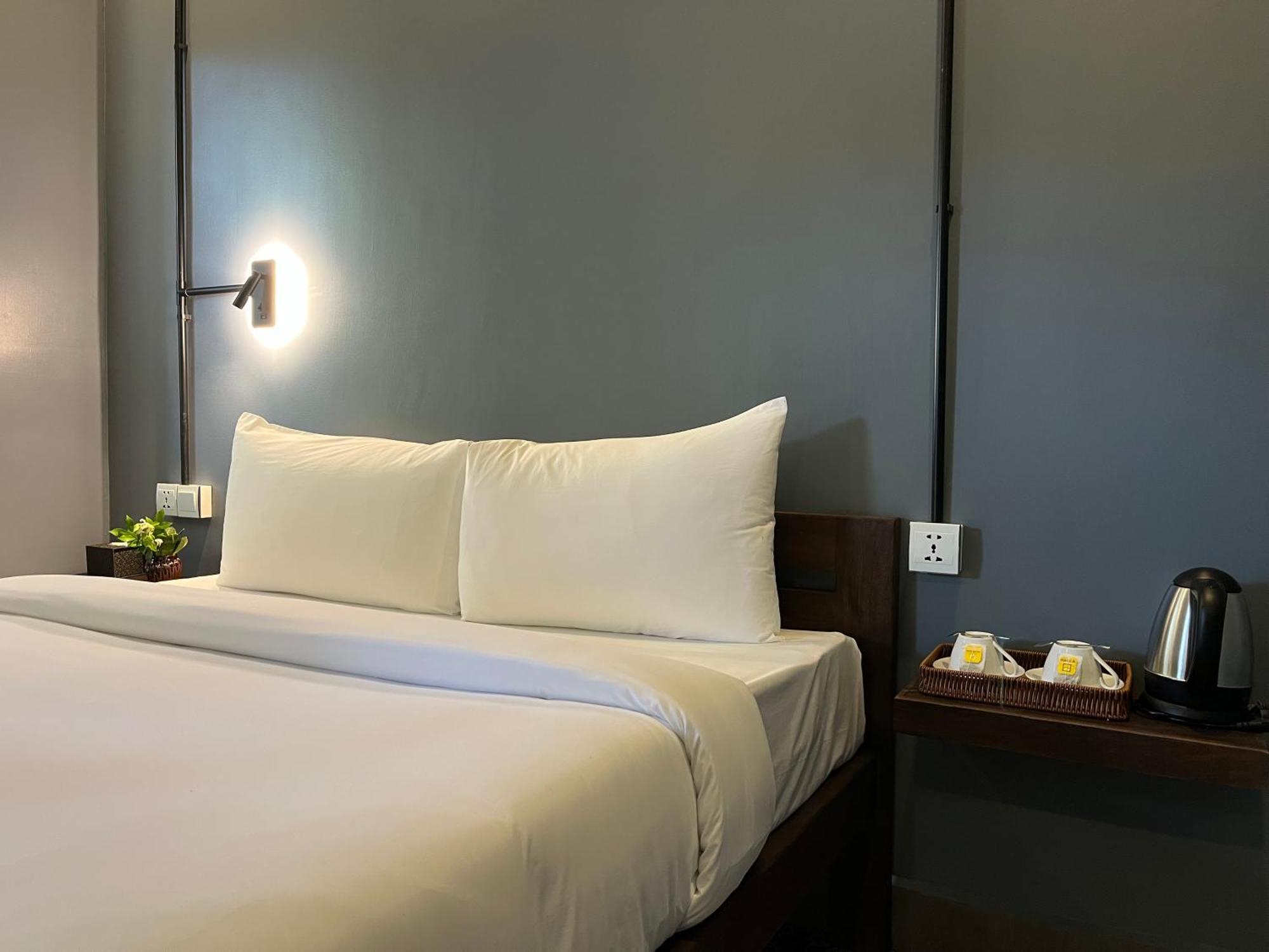Banyan Tree Hostel Kâmpôt Zewnętrze zdjęcie