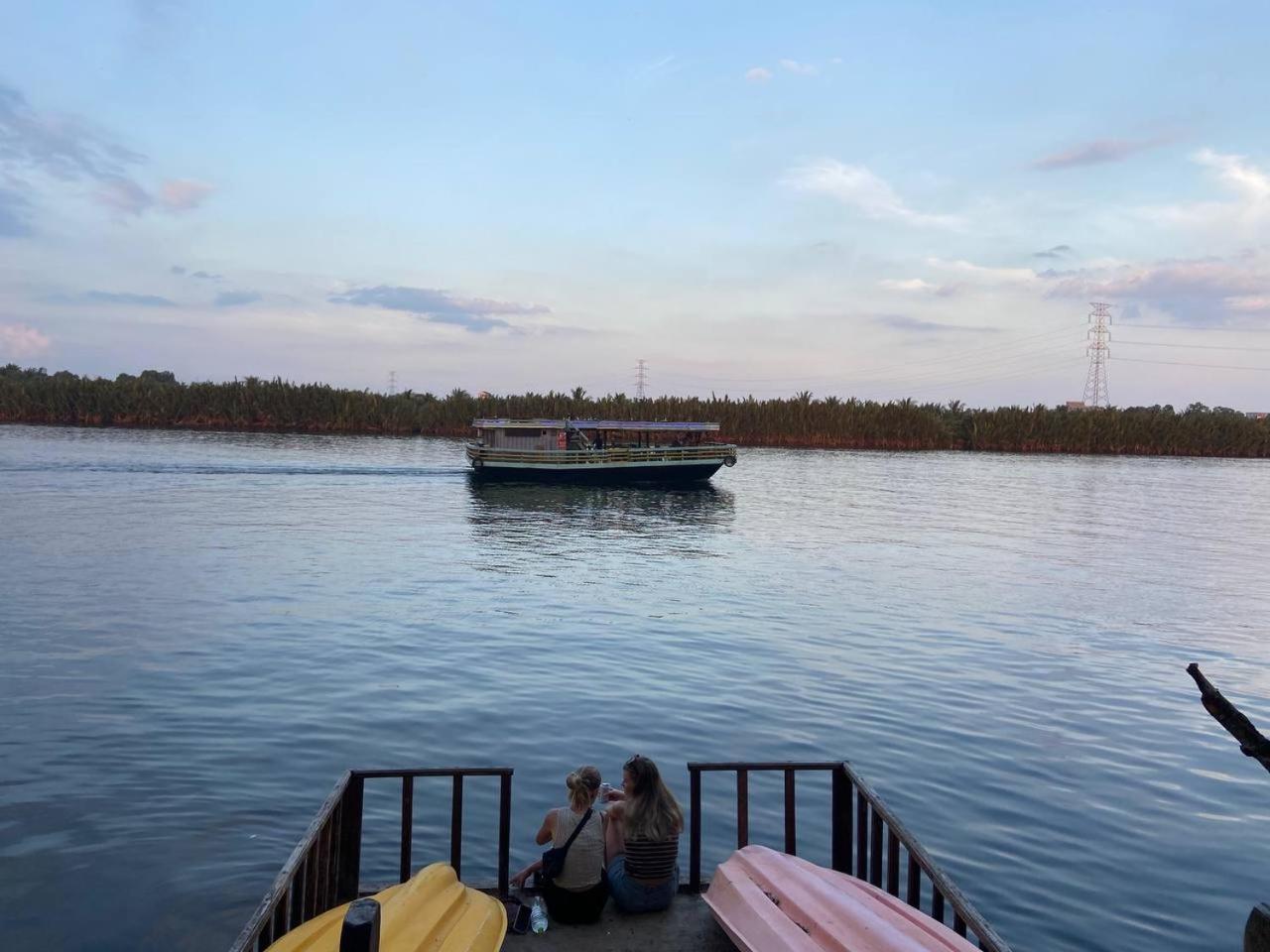 Banyan Tree Hostel Kâmpôt Zewnętrze zdjęcie
