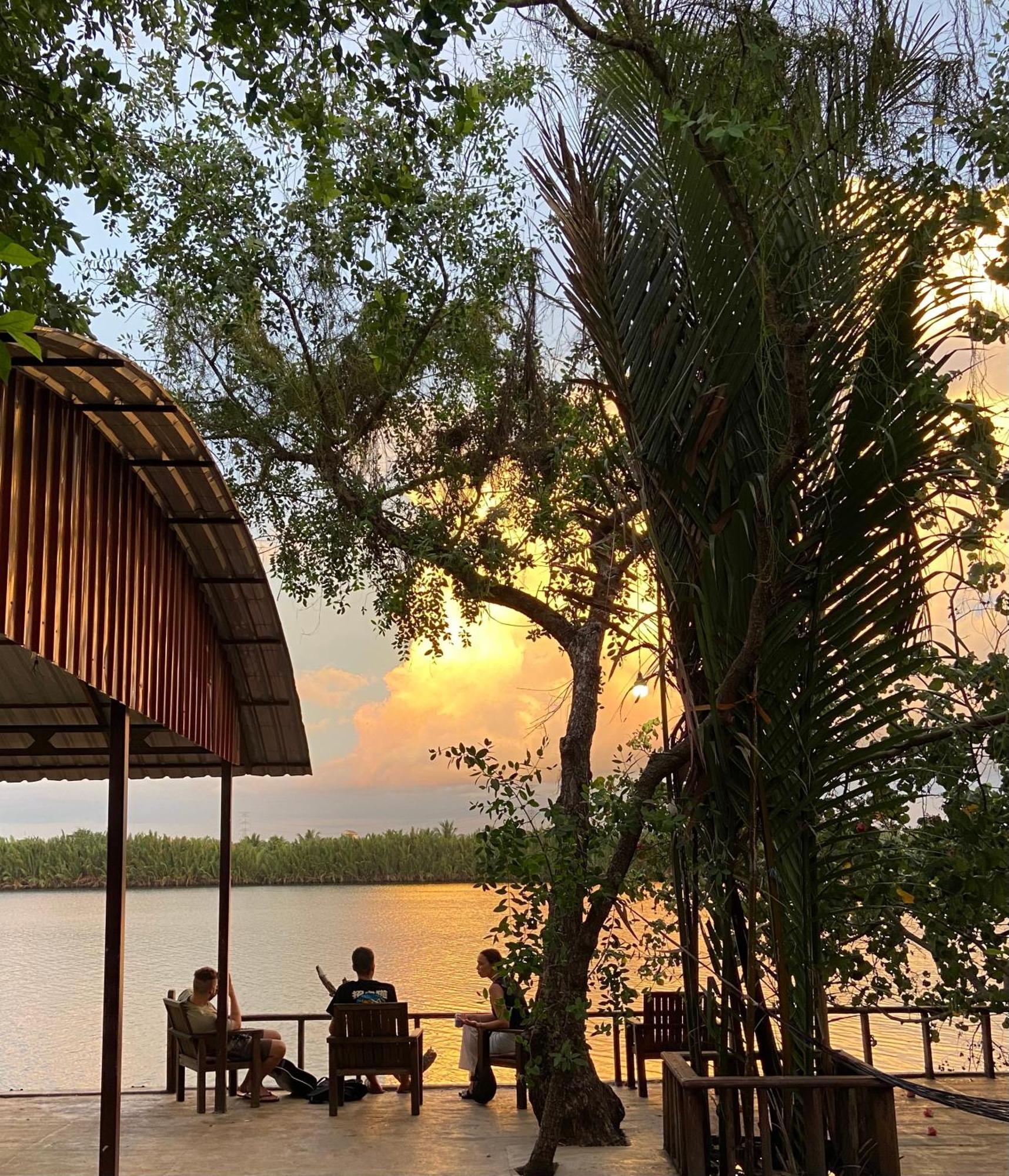 Banyan Tree Hostel Kâmpôt Zewnętrze zdjęcie